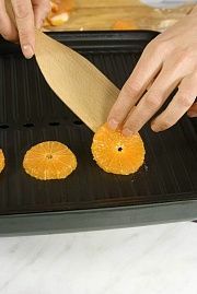 Приготовление блюда по рецепту - Печенка по-японски с мандаринами. Шаг 4